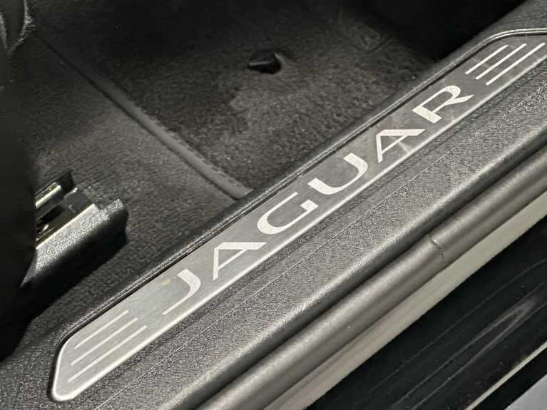 Used Jaguar XE 2019 for sale - 76926625: Photo 33