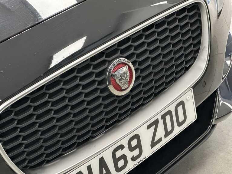 Used Jaguar XE 2019 for sale - 76926625: Photo 6