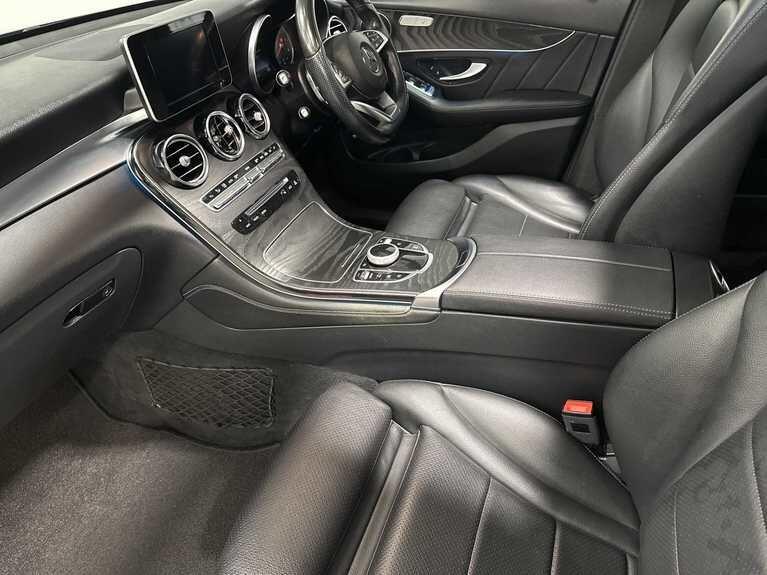 Used Mercedes-Benz GLC 2019 for sale - 77066410: Photo 3