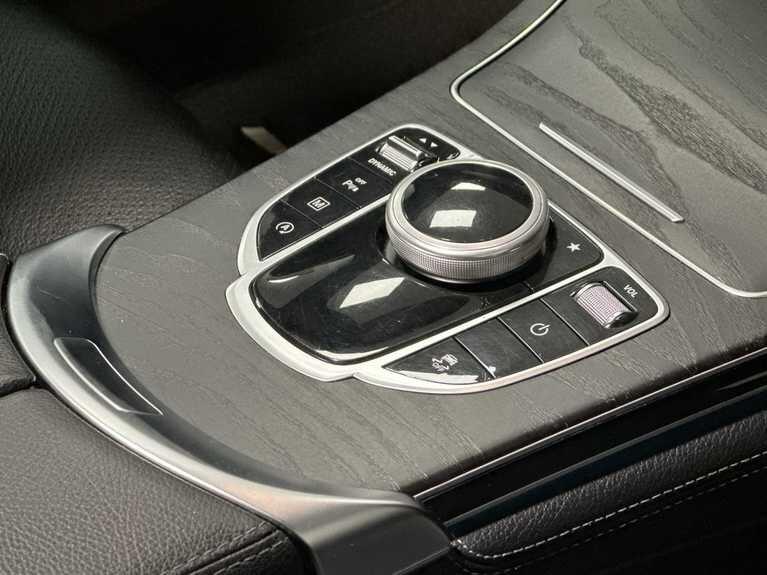 Used Mercedes-Benz GLC 2019 for sale - 77066410: Photo 4