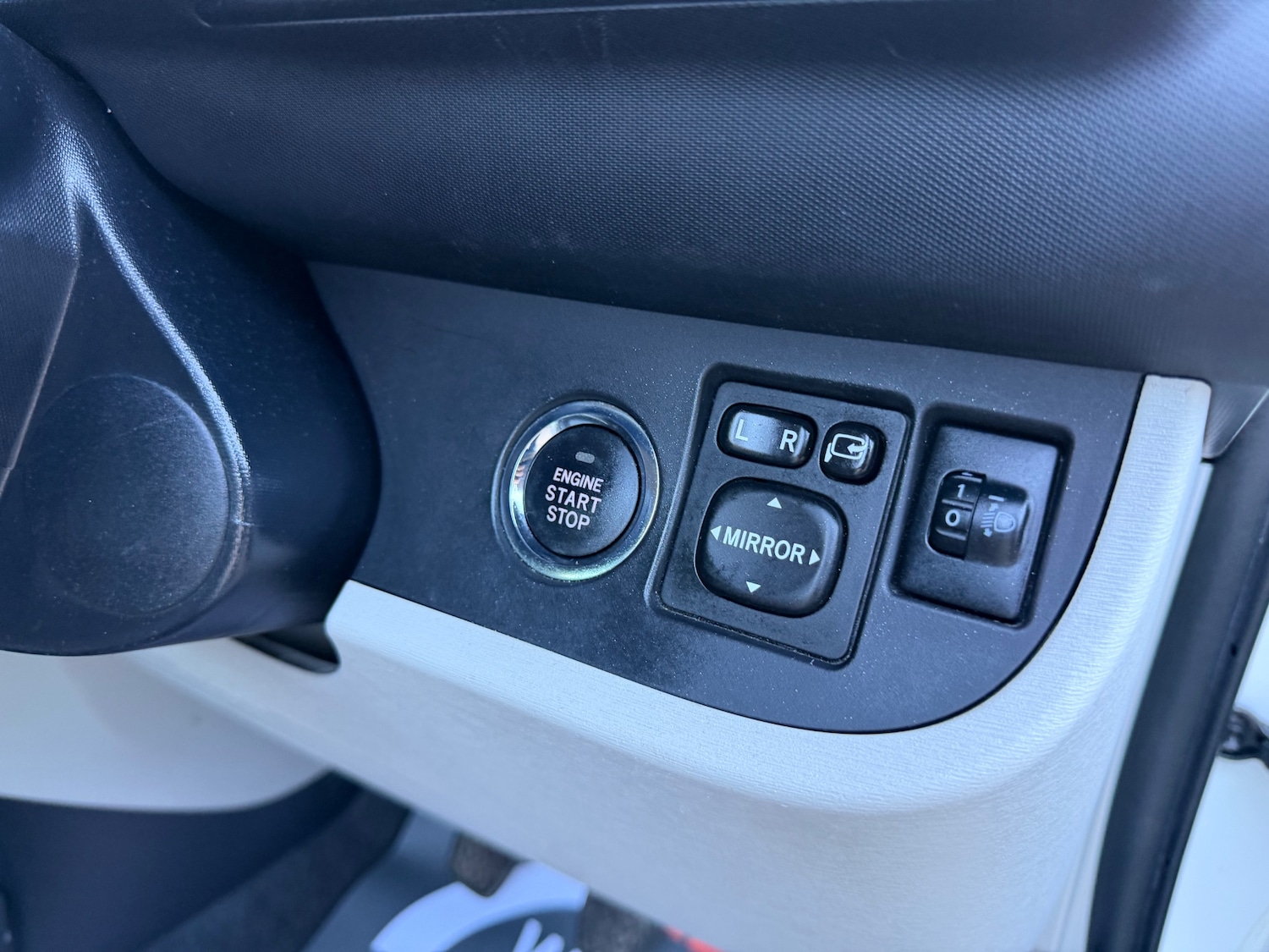 Used Toyota IQ 2013 for sale - 77721149: Photo 24