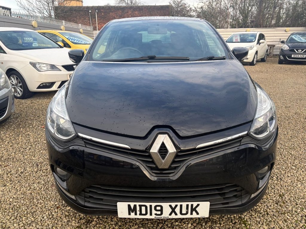 Used Renault Clio 2019 for sale - 76848197: Photo 2