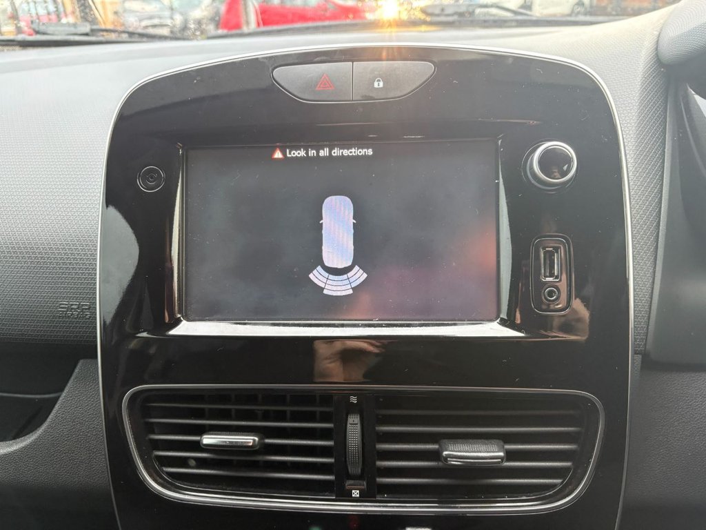 Used Renault Clio 2017 for sale - 76855164: Photo 15