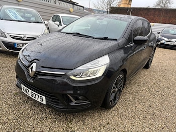 Used Renault Clio 2017 for sale - 76855164: Photo