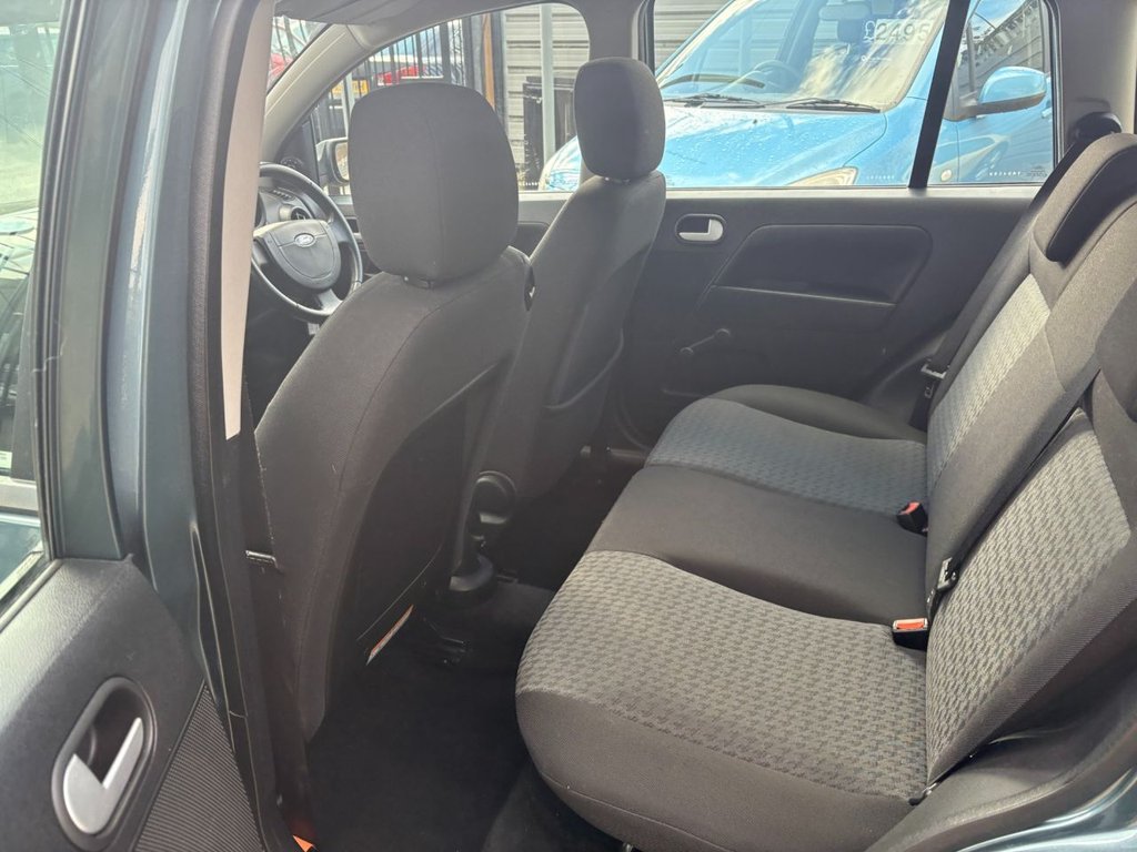 Used Ford Fusion 2004 for sale - 76345807: Photo 14