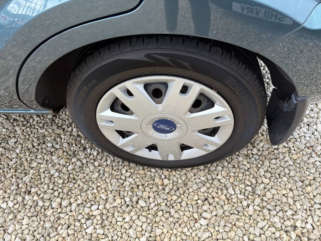 Used Ford Fusion 2004 for sale - 76345807: Photo 15