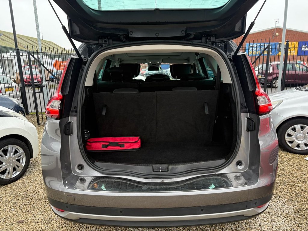 Used Renault Grand Scenic 2018 for sale - 77227565: Photo 9