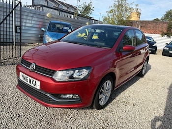 Used Volkswagen Polo 2016 for sale - 76840982: Photo