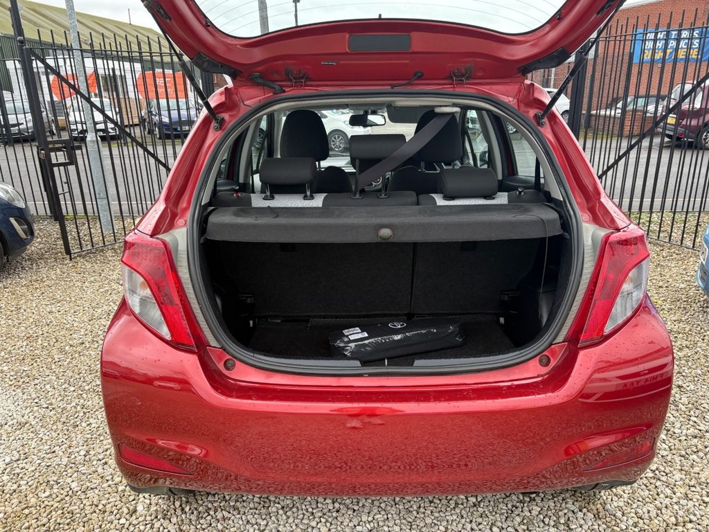 Used Toyota Yaris 2012 for sale - 76454546: Photo 10