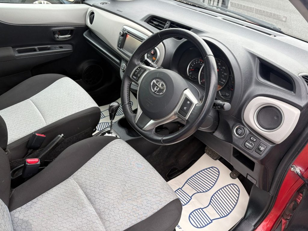Used Toyota Yaris 2012 for sale - 76454546: Photo 12