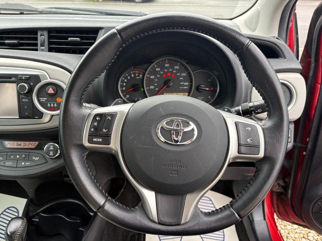 Used Toyota Yaris 2012 for sale - 76454546: Photo 14