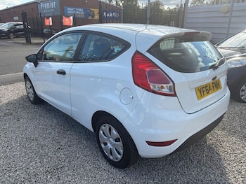 Used Ford Fiesta 2014 for sale - 76039370: Photo
