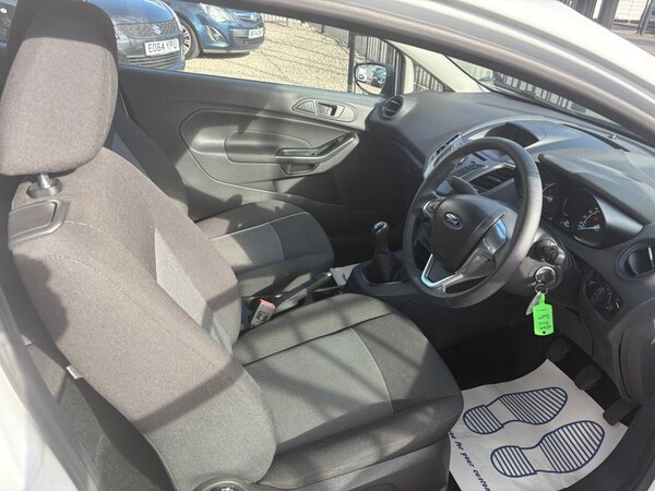 Used Ford Fiesta 2014 for sale - 76039370: Photo 9