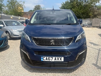 Used Peugeot Traveller 2018 for sale - 79245028: Photo