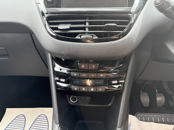 Used Peugeot 208 2014 for sale - 75716196: Photo 14
