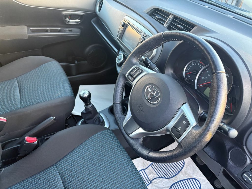 Used Toyota Yaris 2012 for sale - 76962734: Photo 11