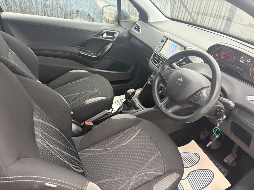 Used Peugeot 208 2014 for sale - 77020420: Photo 10