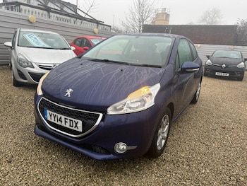 Used Peugeot 208 2014 for sale - 77020420: Photo