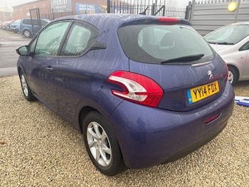 Used Peugeot 208 2014 for sale - 77020420: Photo