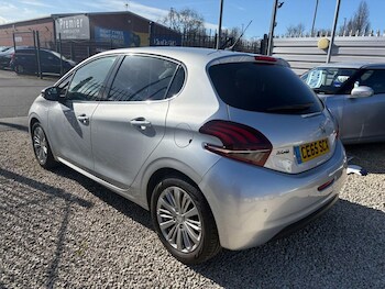 Used Peugeot 208 2015 for sale - 77920254: Photo