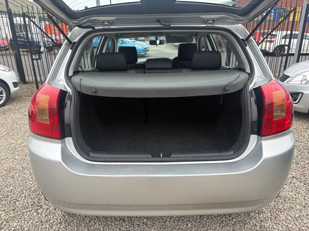 Used Toyota Corolla 2004 for sale - 77967252: Photo 9