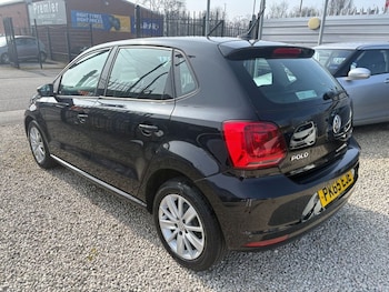 Used Volkswagen Polo 2015 for sale - 77981589: Photo