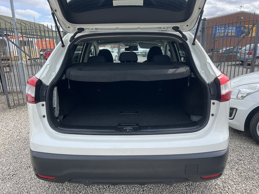 Used Nissan Qashqai 2015 for sale - 76223270: Photo 9