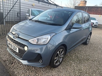 Used Hyundai i10 2018 for sale - 76923755: Photo