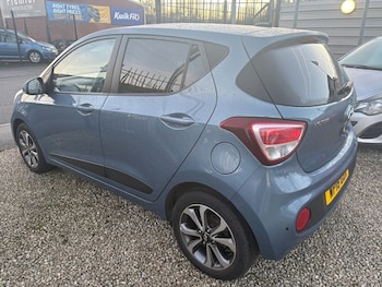 Used Hyundai i10 2018 for sale - 76923755: Photo