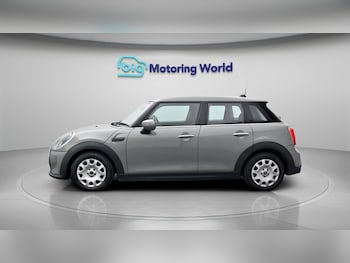 Used MINI Hatch 2021 for sale - 79320301: Photo