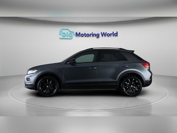 Used Volkswagen T-Roc 2021 for sale - 78602653: Photo