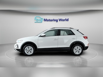 Used Volkswagen T-Roc 2023 for sale - 78882456: Photo