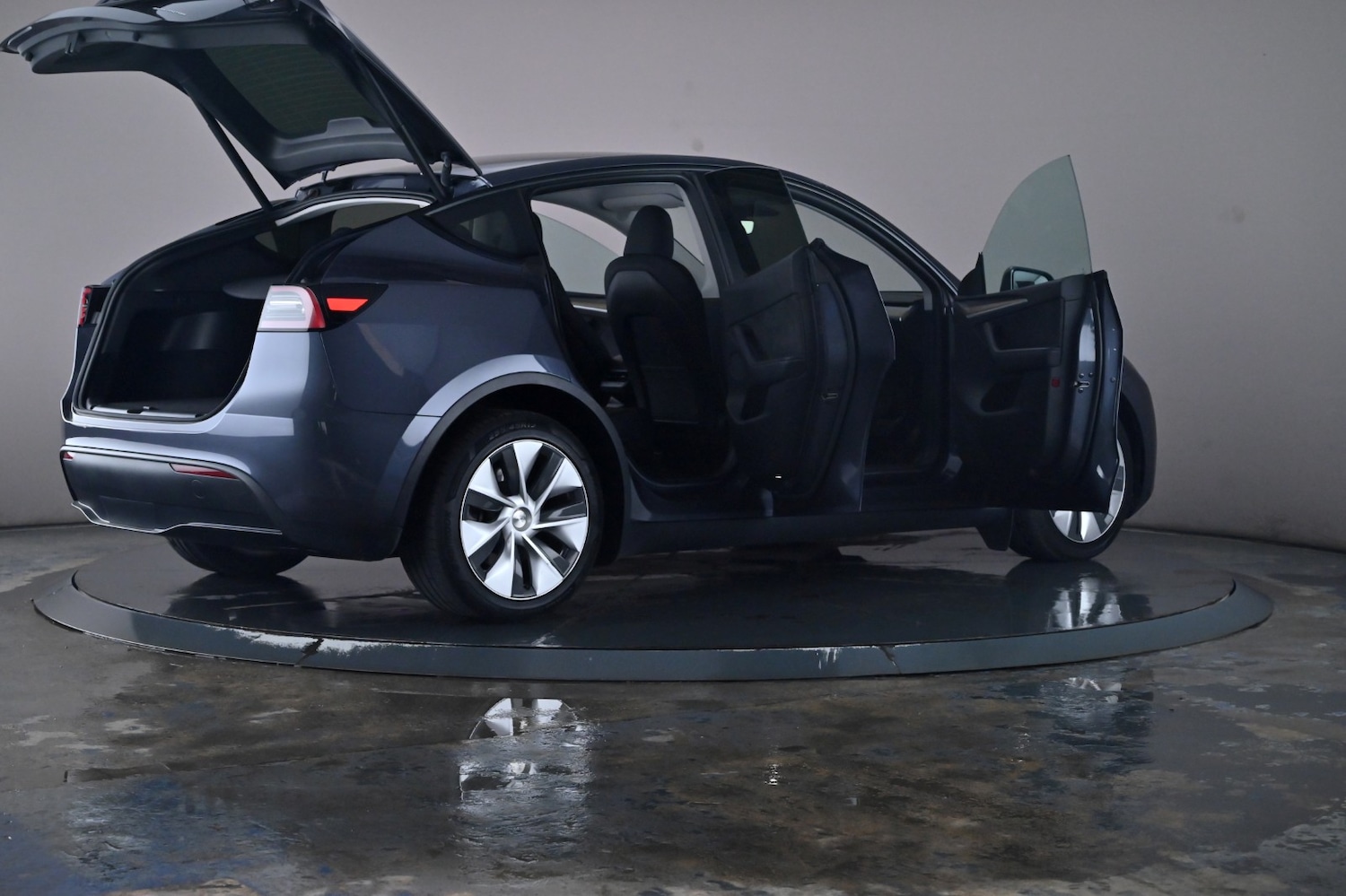 Used Tesla Model Y 2022 for sale - 76716497: Photo 65