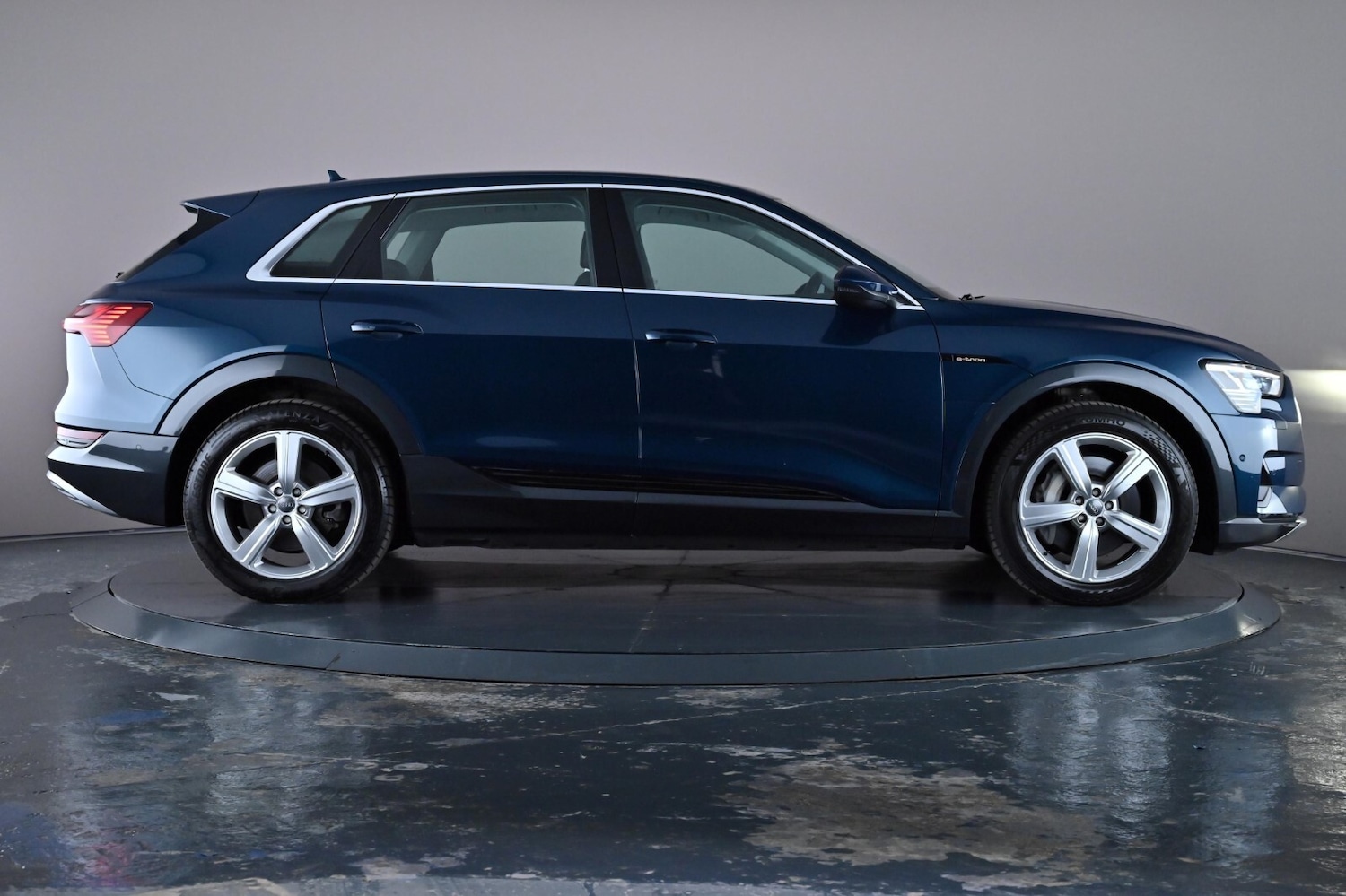 Used Audi e-tron 2021 for sale - 76667896: Photo 3