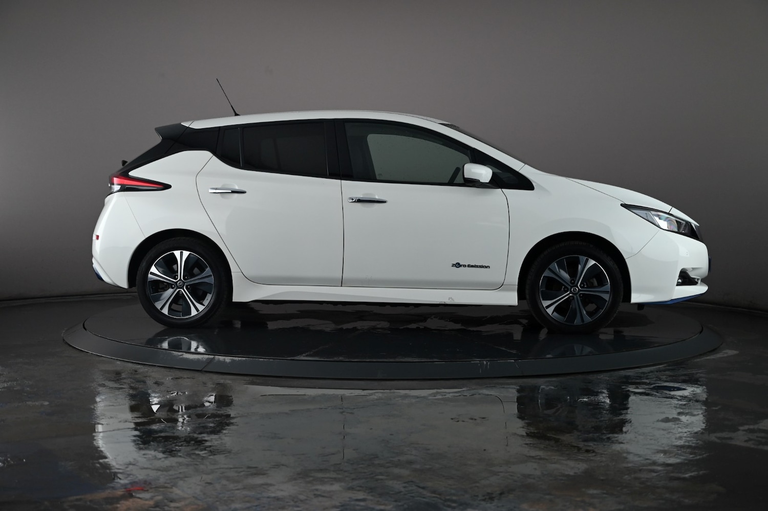 Used Nissan Leaf 2020 for sale - 76667902: Photo 32