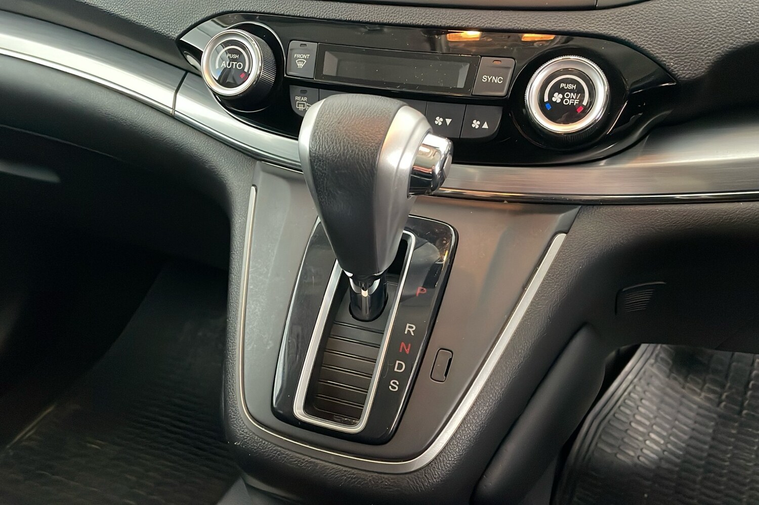 Used Honda CR-V 2018 for sale - 77622261: Photo 11