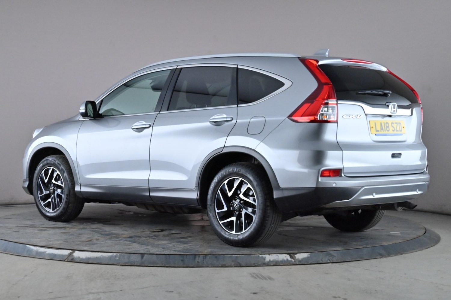 Used Honda CR-V 2018 for sale - 77622261: Photo 4