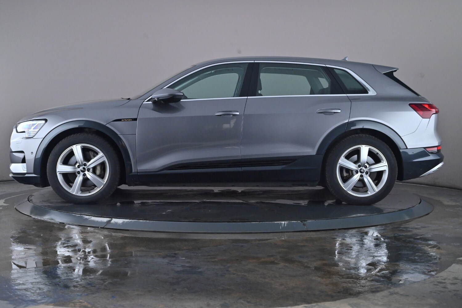 Used Audi e-tron 2022 for sale - 76730479: Photo 15