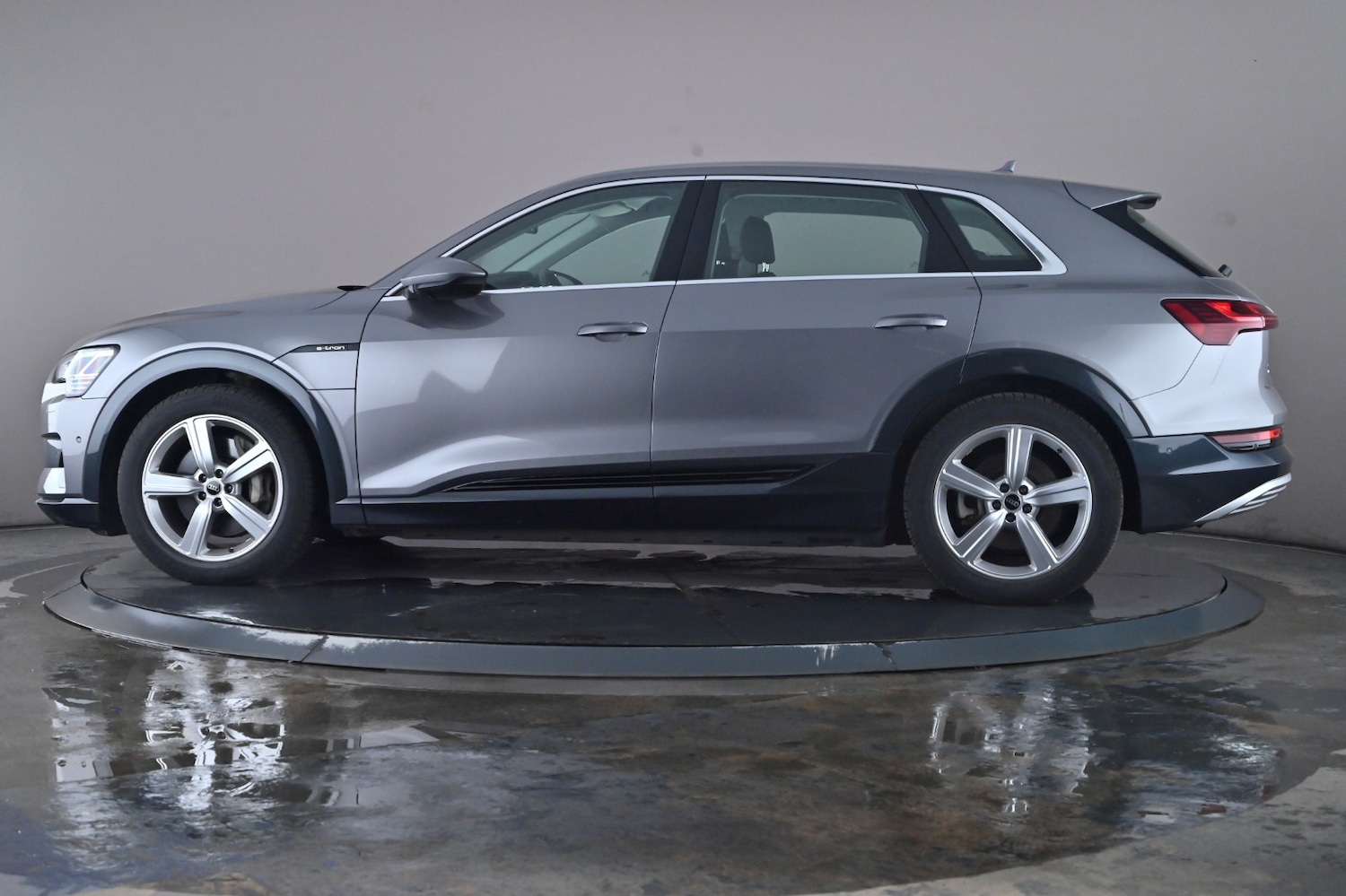 Used Audi e-tron 2022 for sale - 76730479: Photo 16
