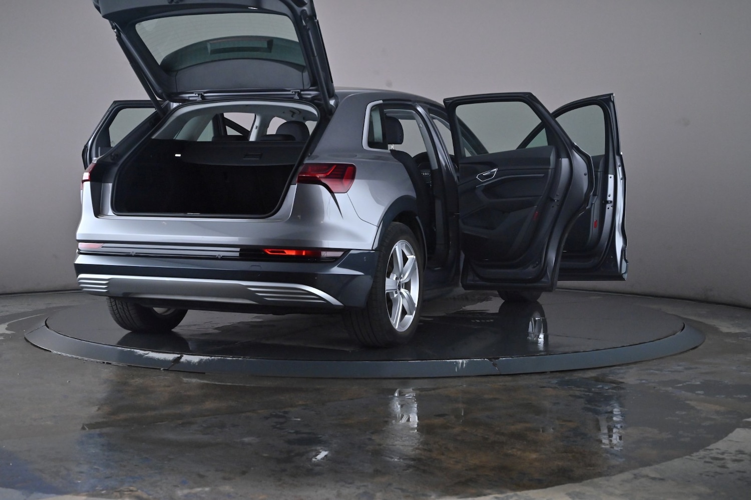 Used Audi e-tron 2022 for sale - 76730479: Photo 62