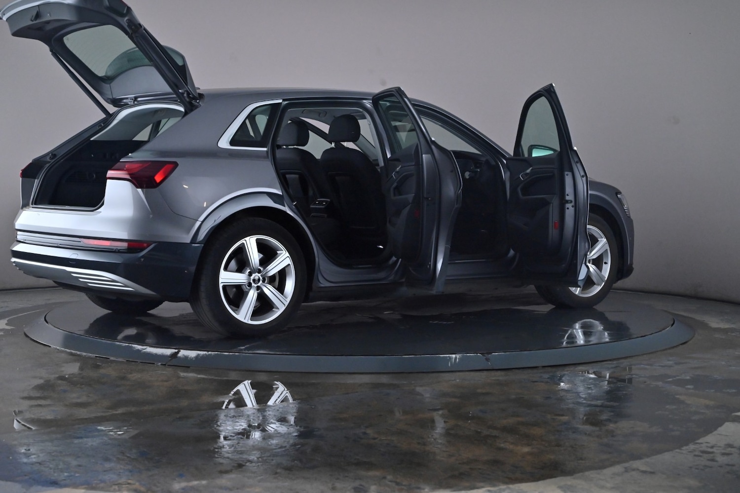 Used Audi e-tron 2022 for sale - 76730479: Photo 65