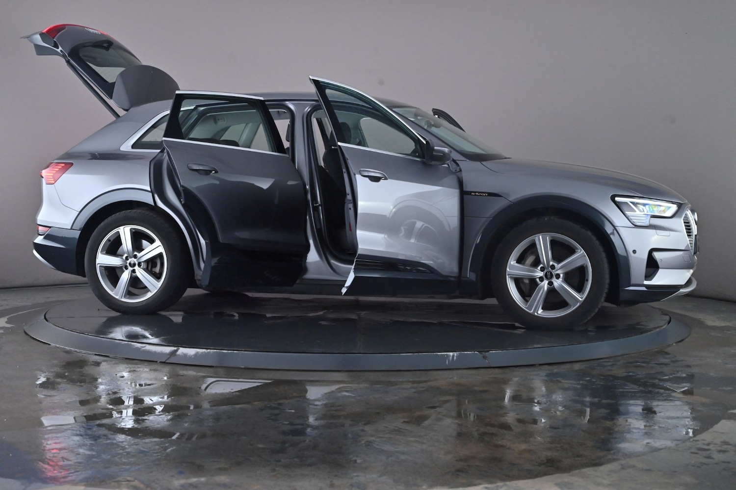 Used Audi e-tron 2022 for sale - 76730479: Photo 70
