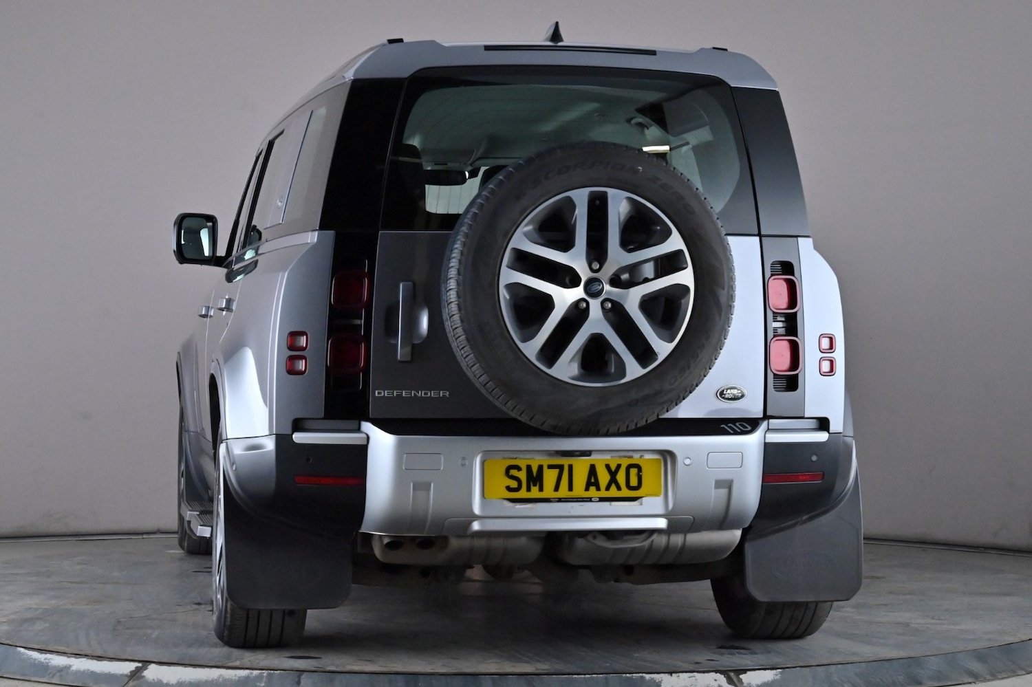 Used Land Rover Defender 110 for sale - 77766223: Photo 5