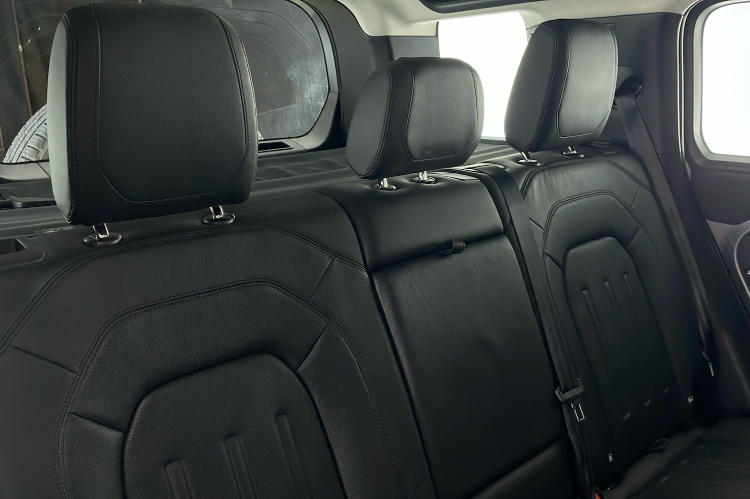 Used Land Rover Defender 110 for sale - 77766223: Photo 9