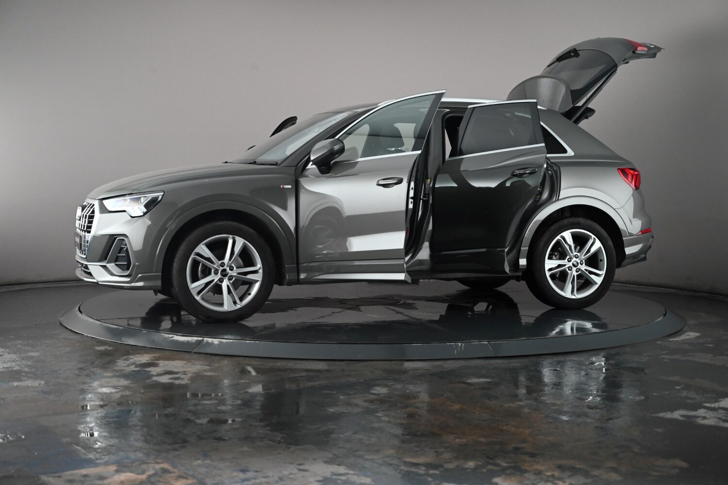 Used Audi Q3 2021 for sale - 76667900: Photo 49