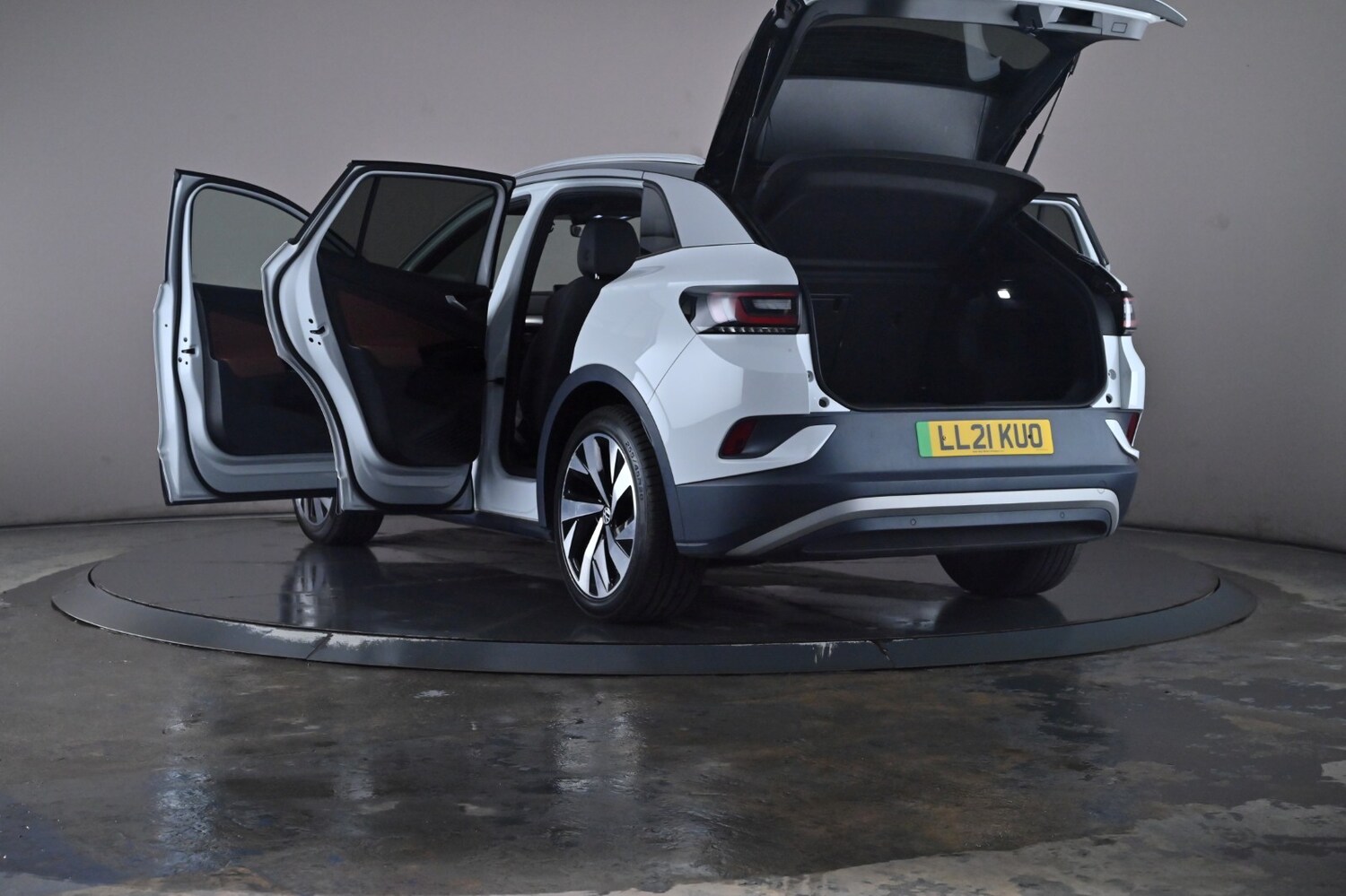 Used Volkswagen ID.4 2021 for sale - 76635235: Photo 57