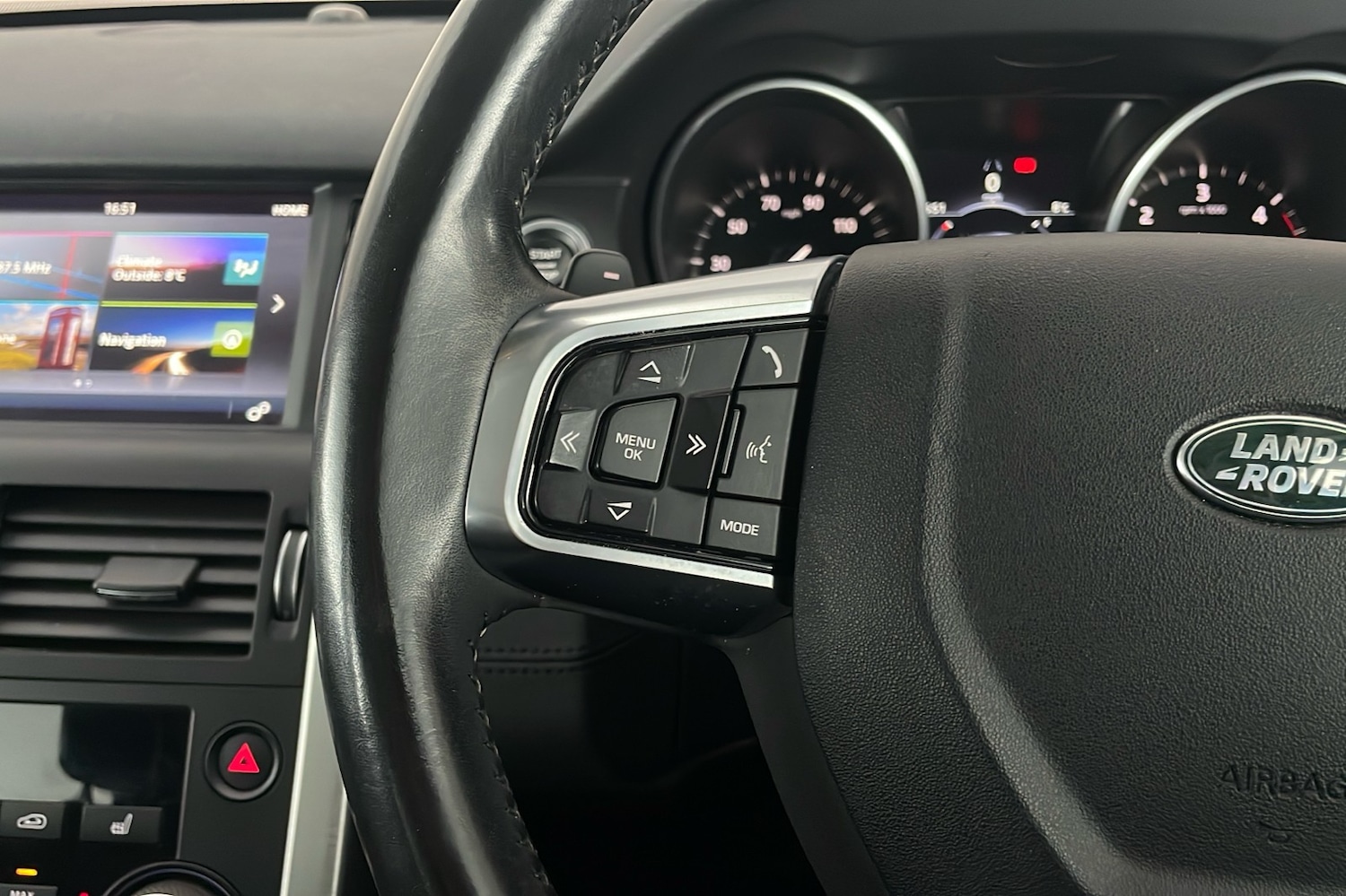 Used Land Rover Discovery Sport 2018 for sale - 76746402: Photo 15