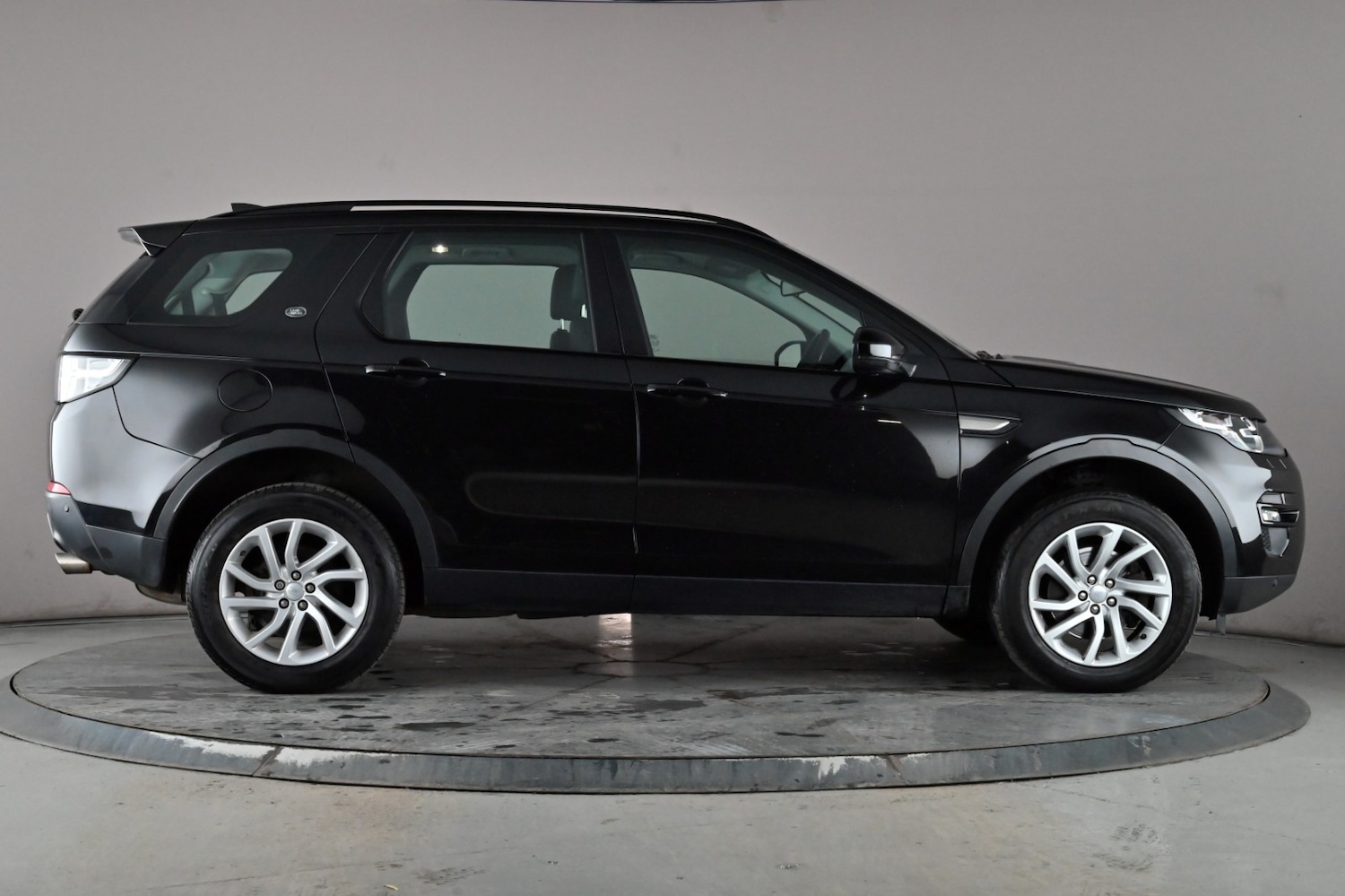 Used Land Rover Discovery Sport 2018 for sale - 76746402: Photo 3