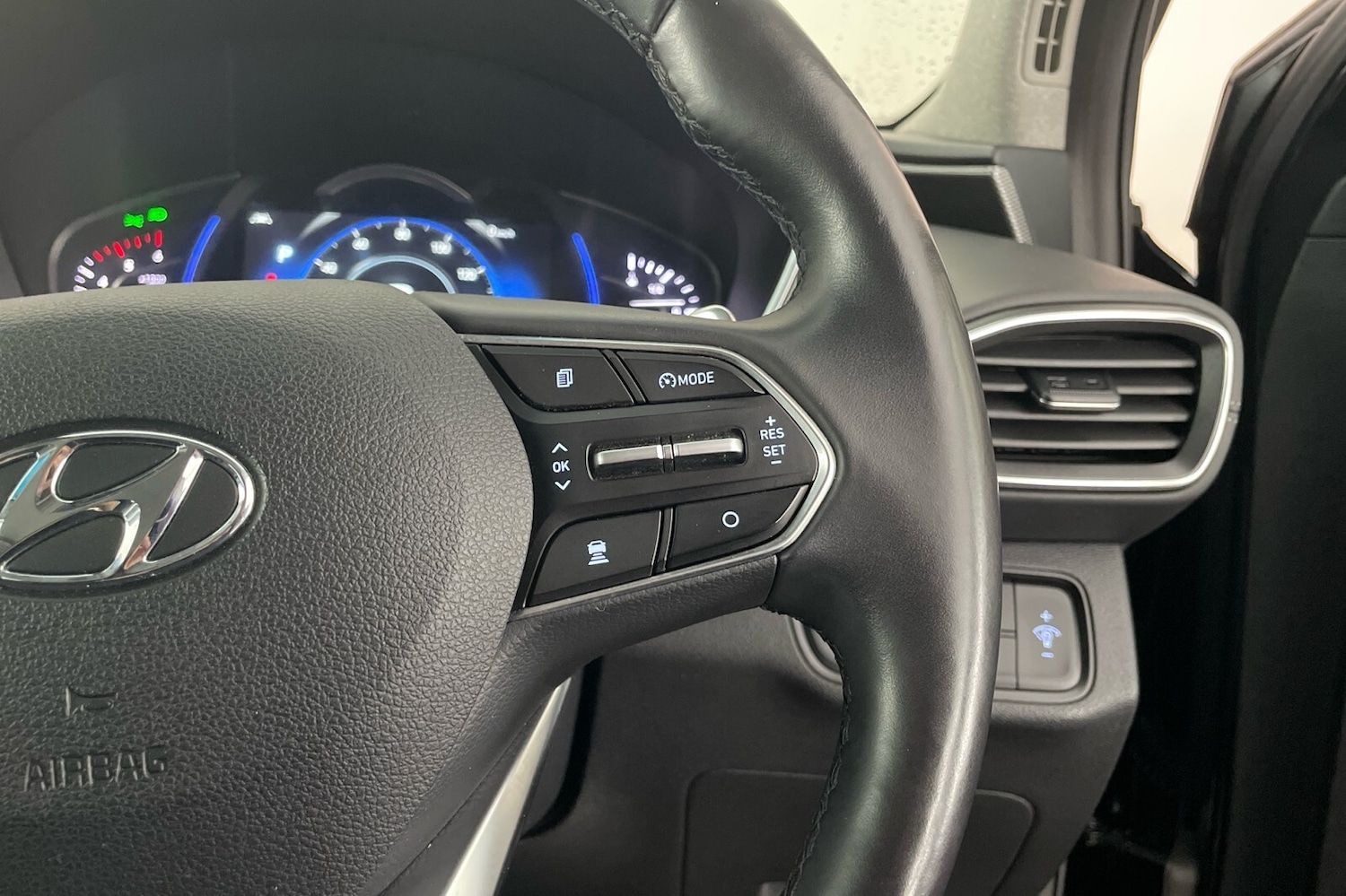 Used Hyundai Santa Fe 2019 for sale - 76744670: Photo 16