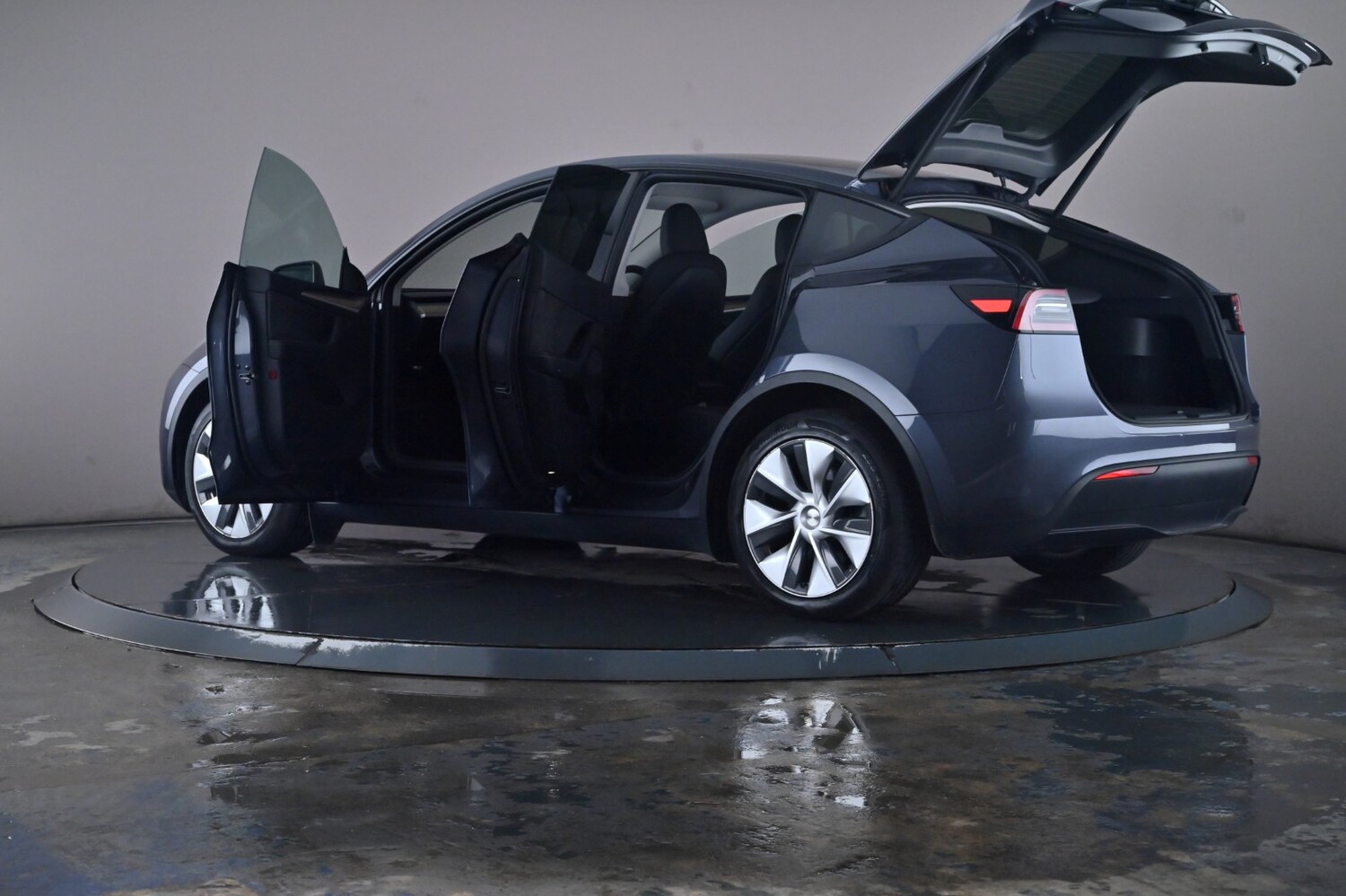 Used Tesla Model Y 2022 for sale - 76635209: Photo 55